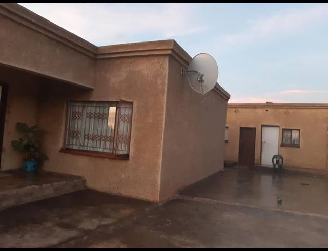 2 BEDROOM HOUSE FOR SALE IN SOSHANGUVE T